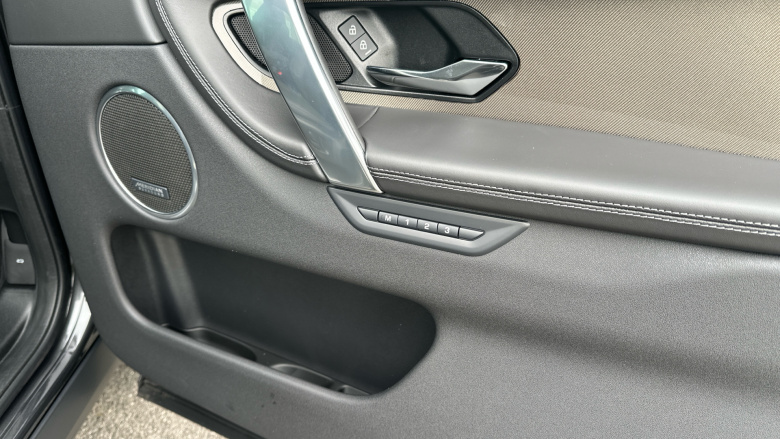 Land Rover Discovery Sport 1.5 P270e Metropolitan 5dr Auto [5 Seat] Station Wagon